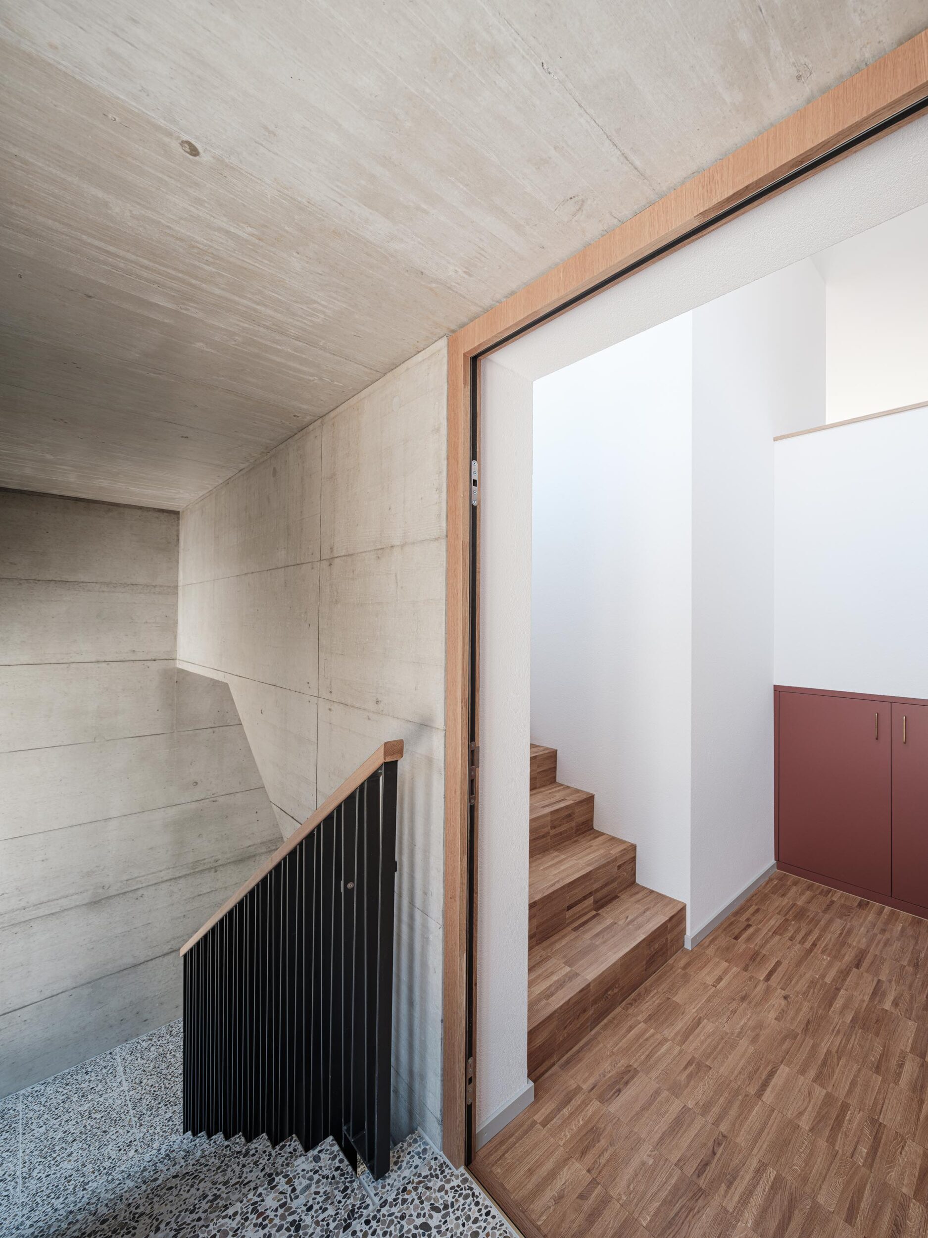 Treppenhaus | Sichtbeton | Holz