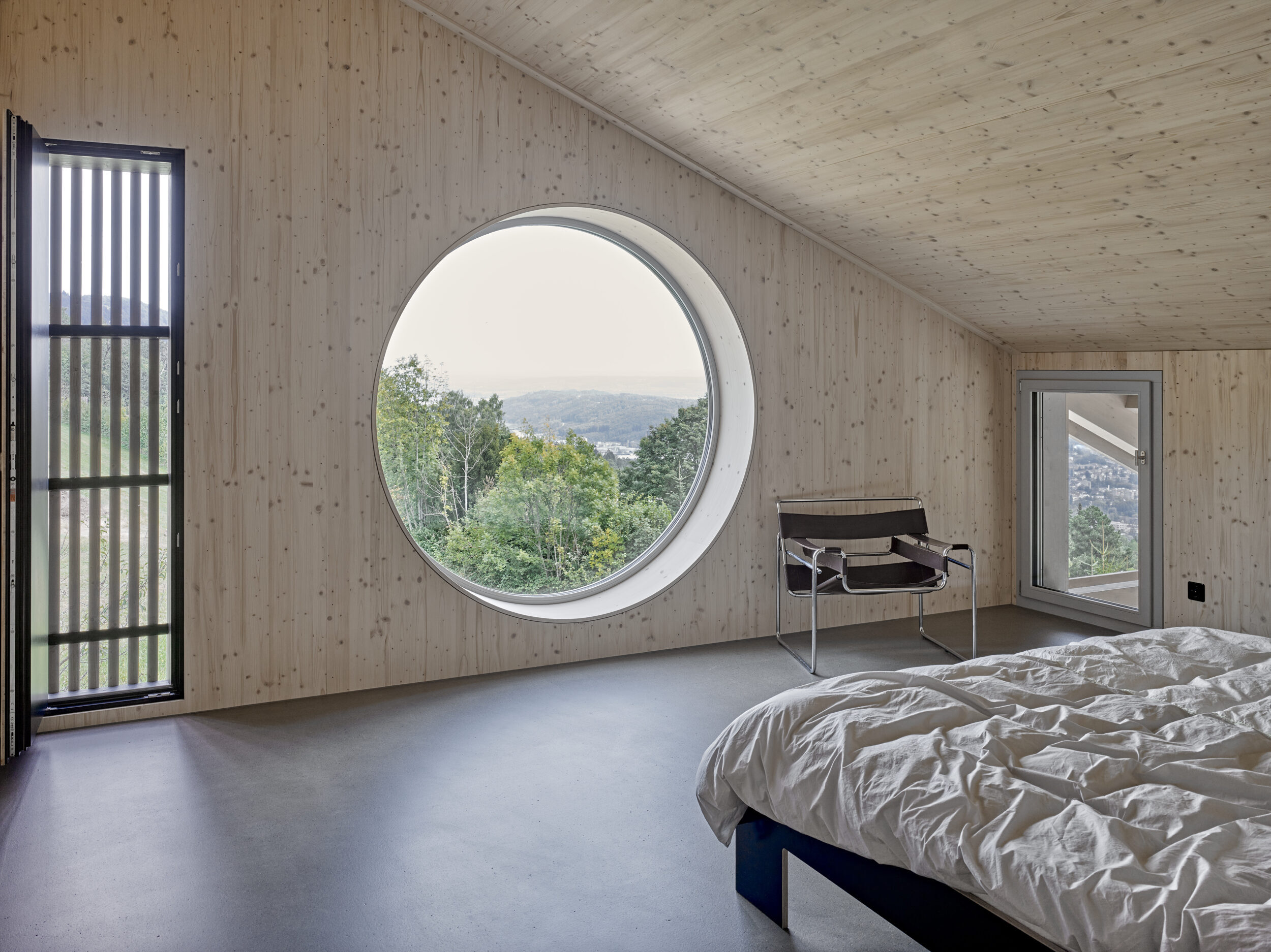 Schlafzimmer| Fenster| Holz